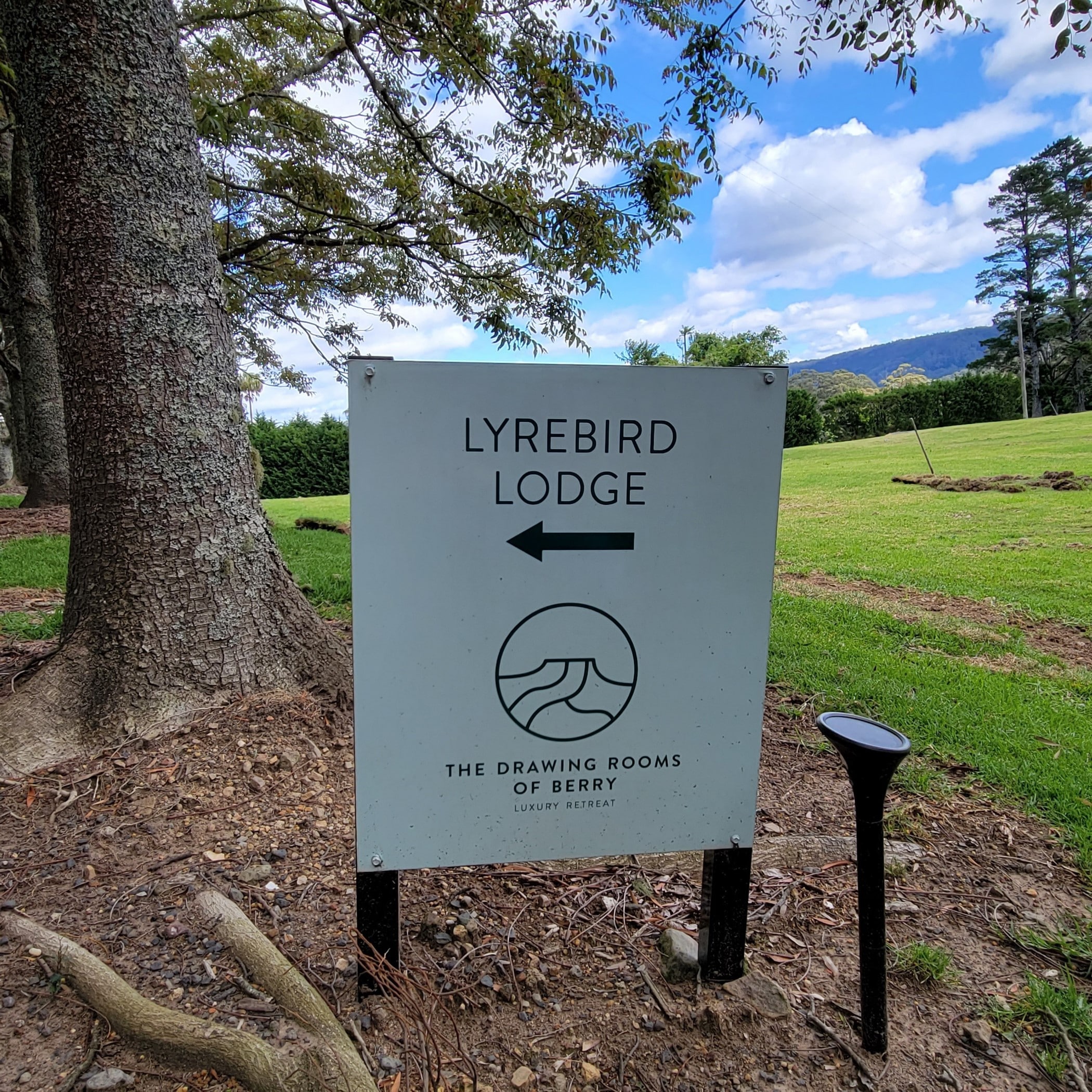 Lyrebird Lodge - sign